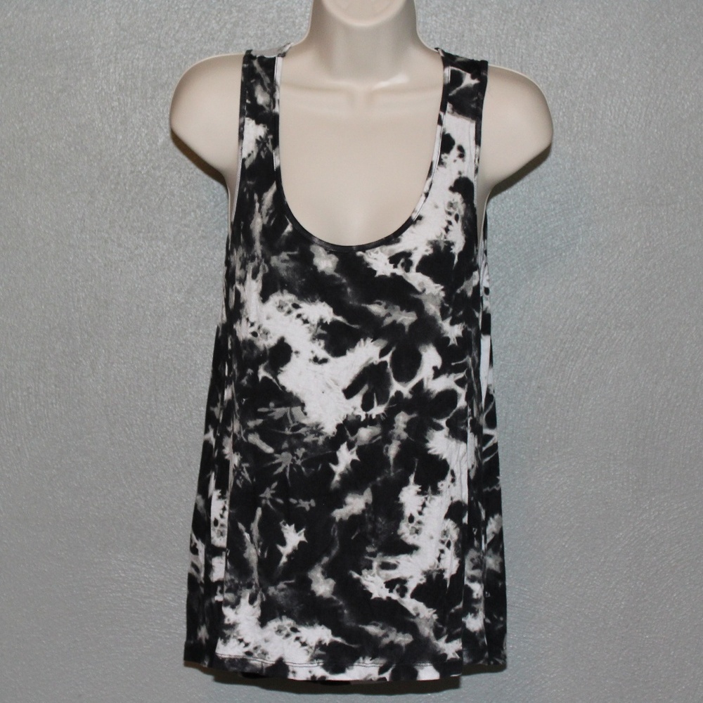 **NWT** Tart Intimates medium tank